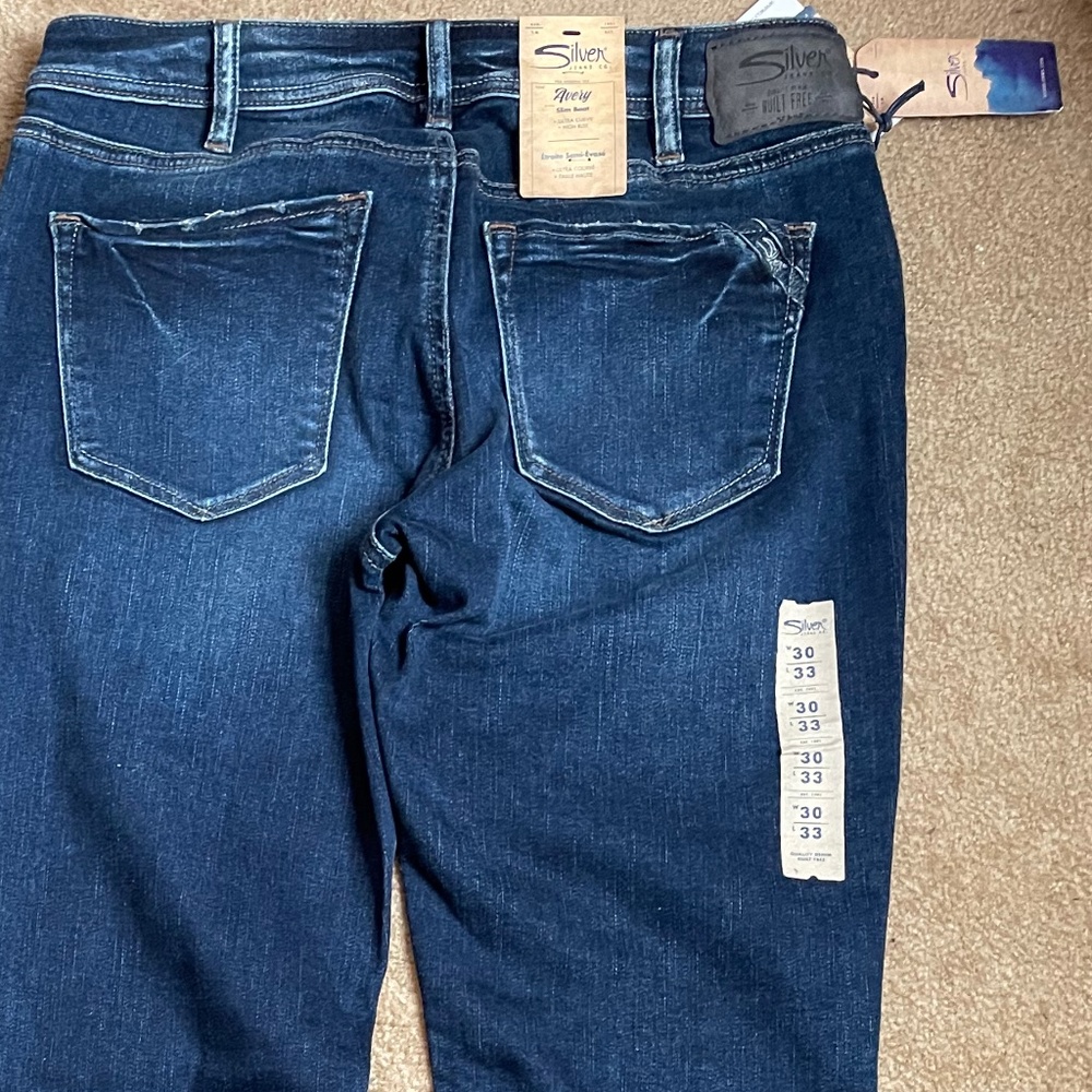 Brand New Silver Jeans Avery slim bootcut NWT Highrise